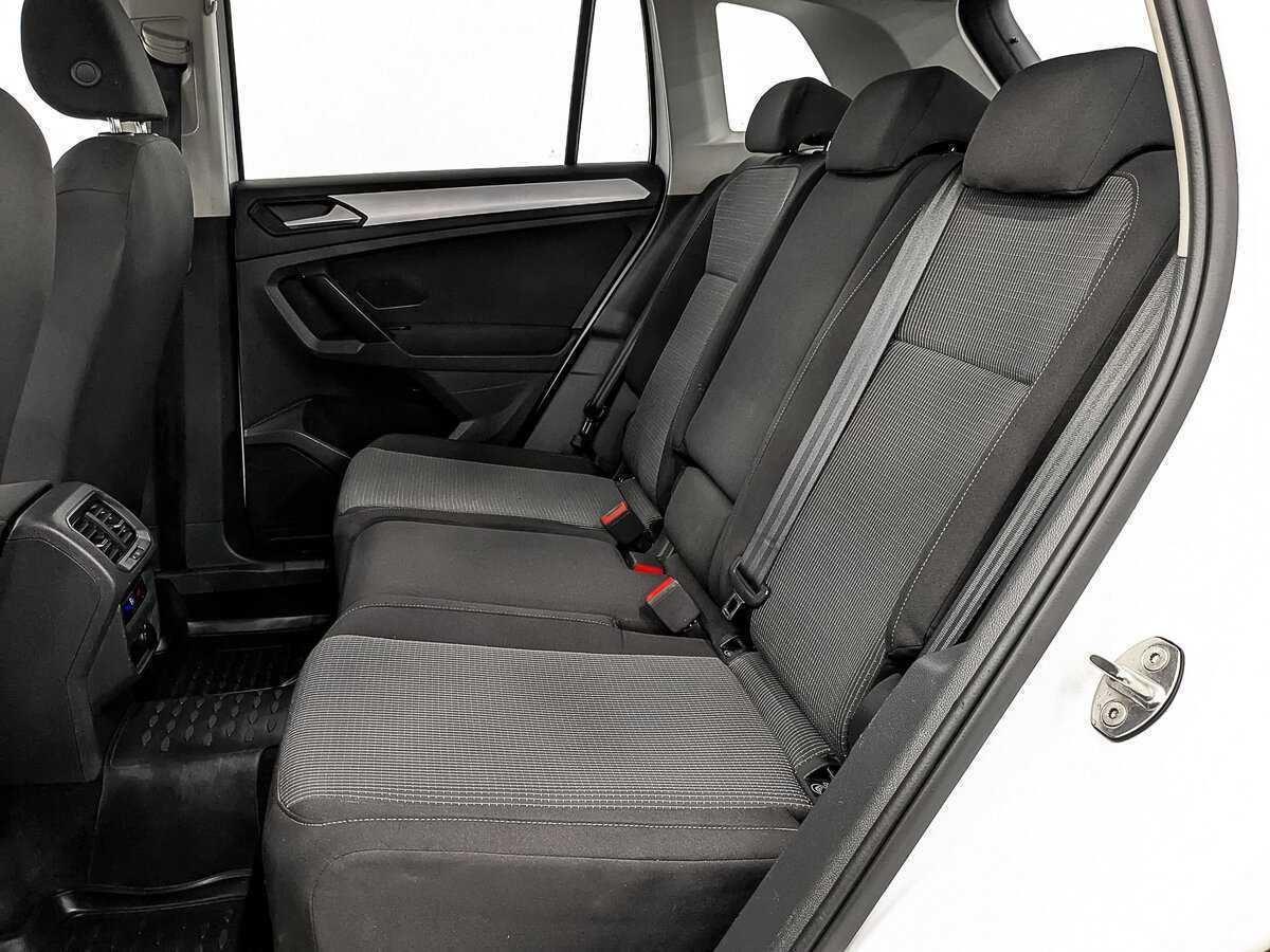 Купить Volkswagen Tiguan с пробегом. Фото: #15