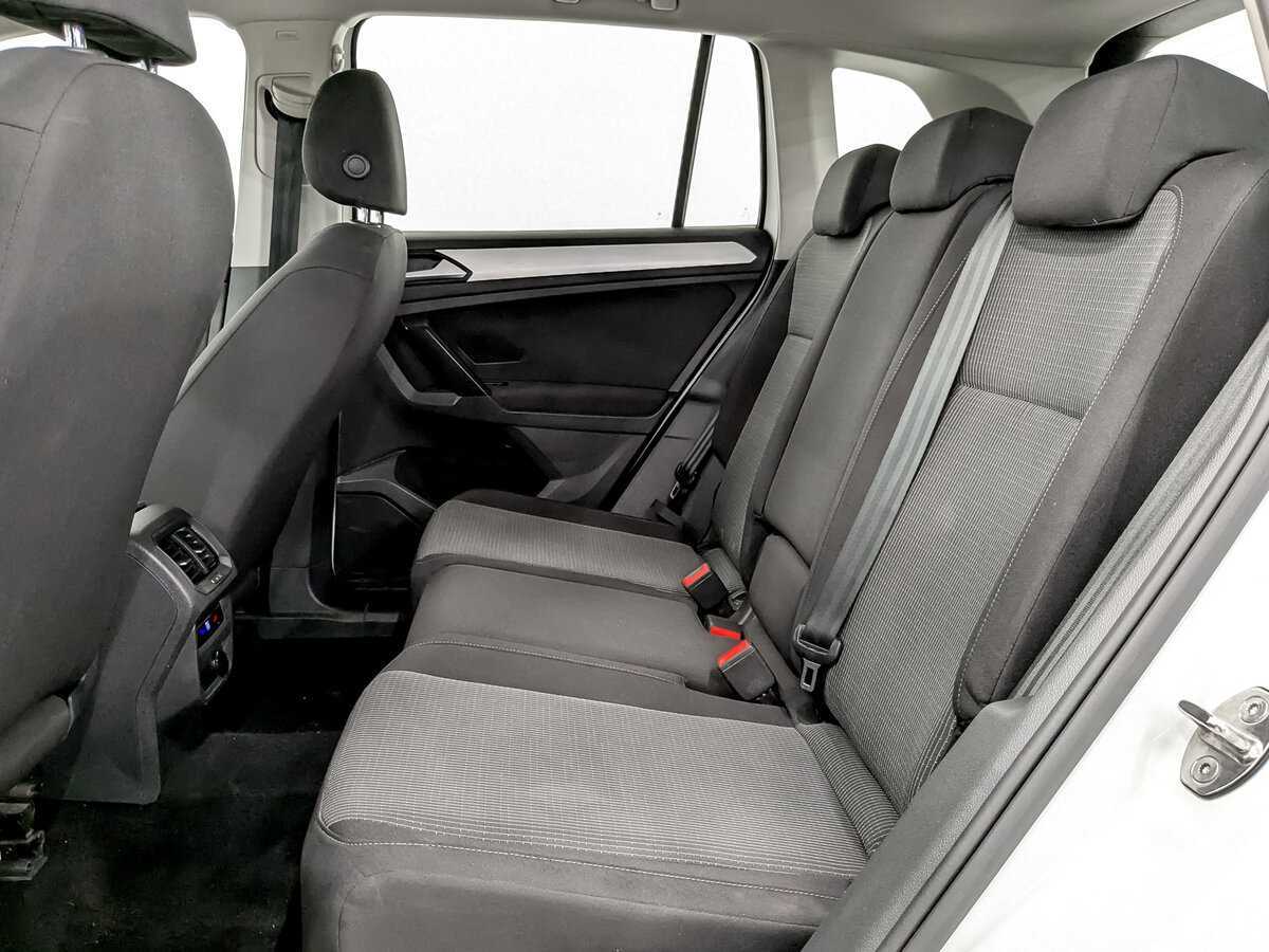 Купить Volkswagen Tiguan с пробегом. Фото: #11