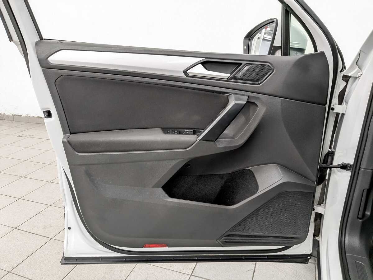Купить Volkswagen Tiguan с пробегом. Фото: #18