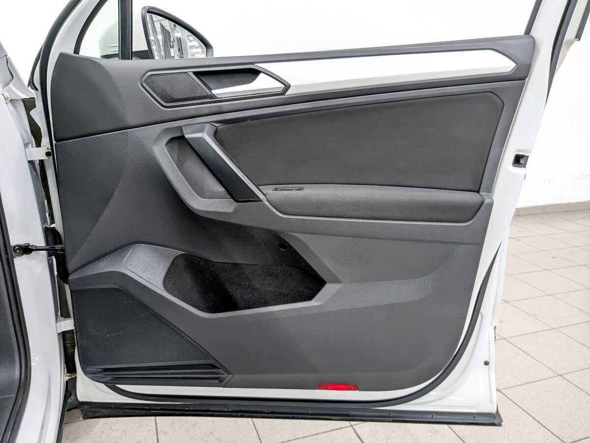 Купить Volkswagen Tiguan с пробегом. Фото: #22