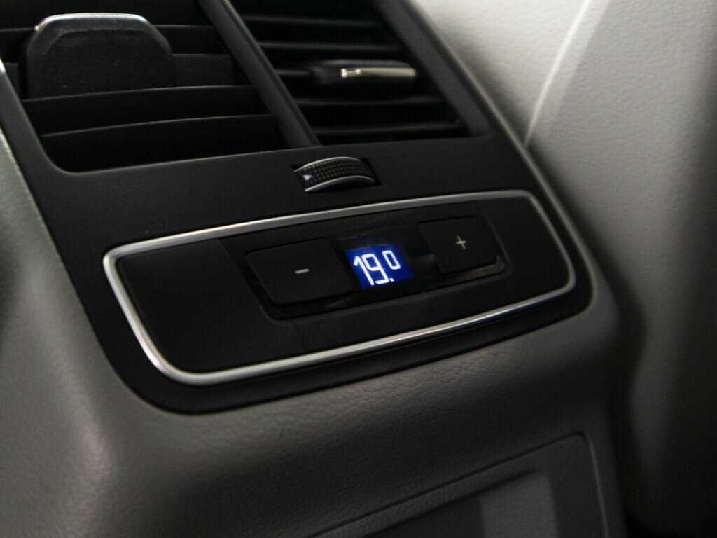 Купить Audi A4 с пробегом. Фото: #19