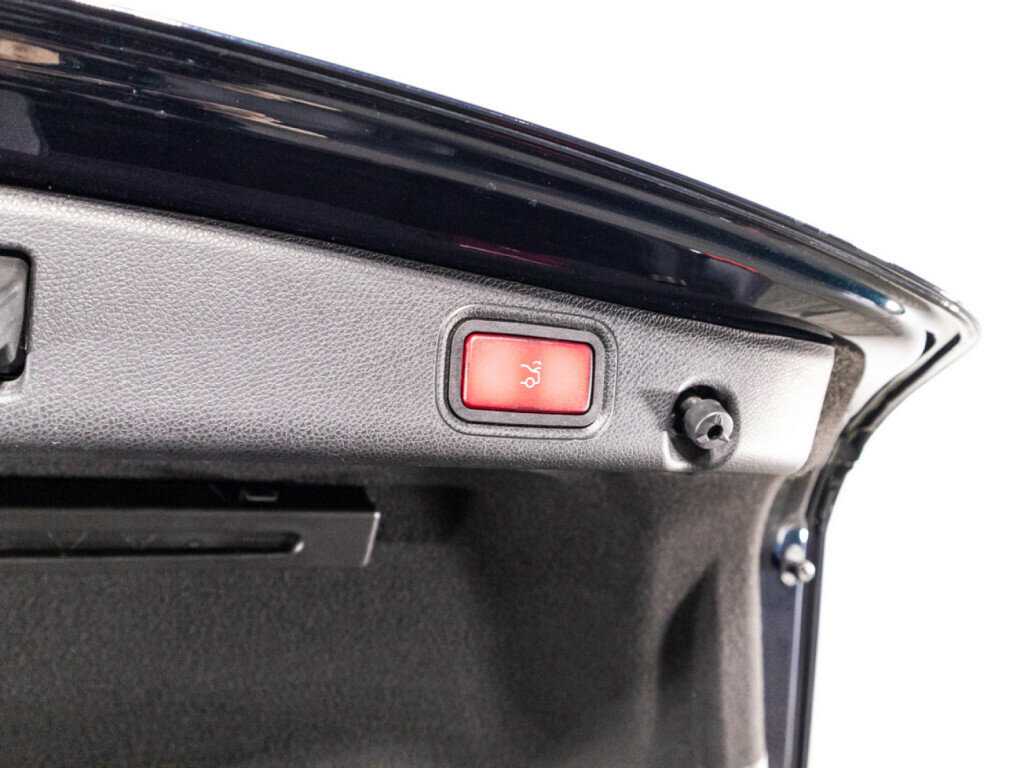 Купить Mercedes-Benz E-Класс с пробегом. Фото: #14