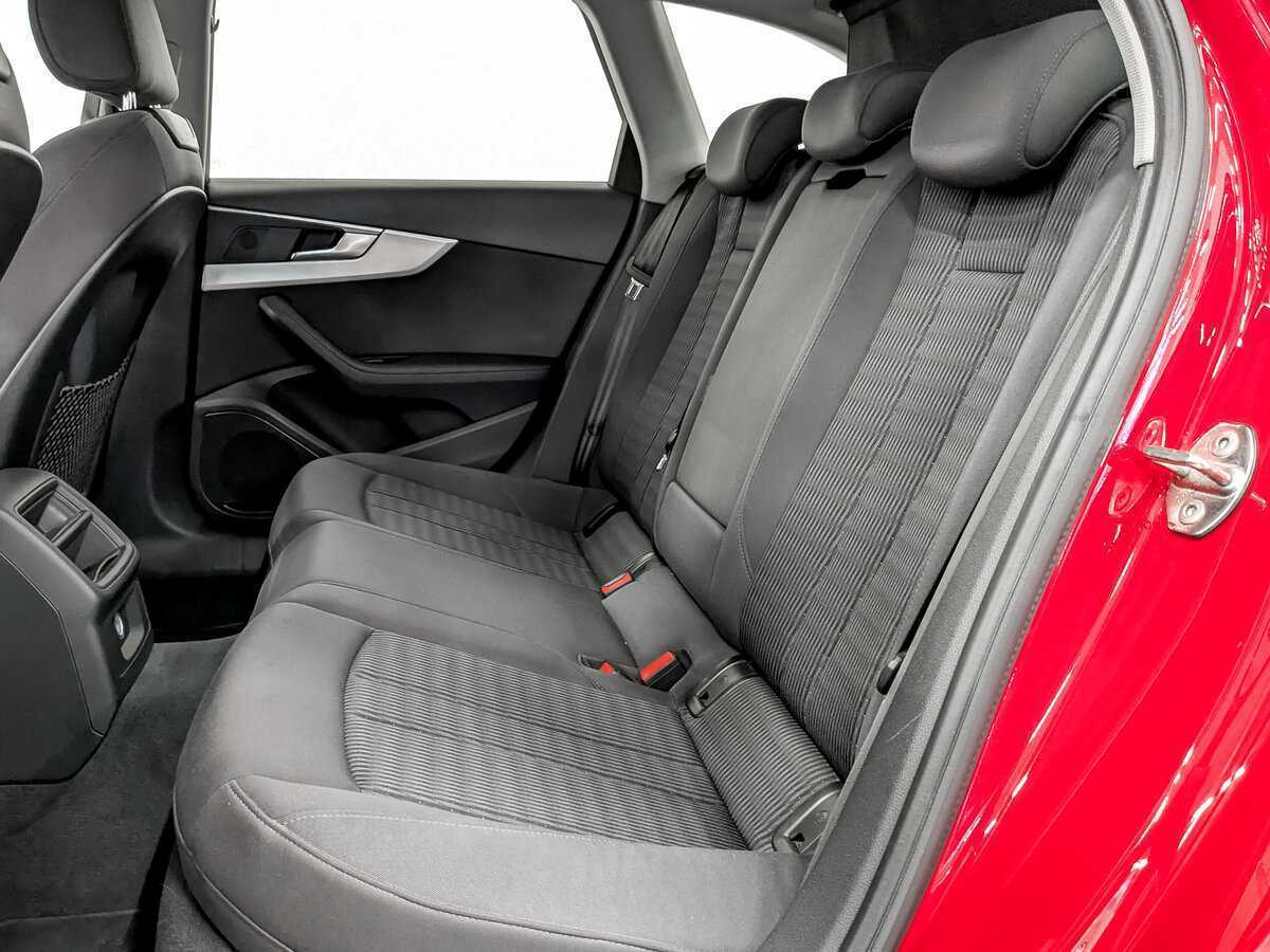 Купить Audi A4 с пробегом. Фото: #11