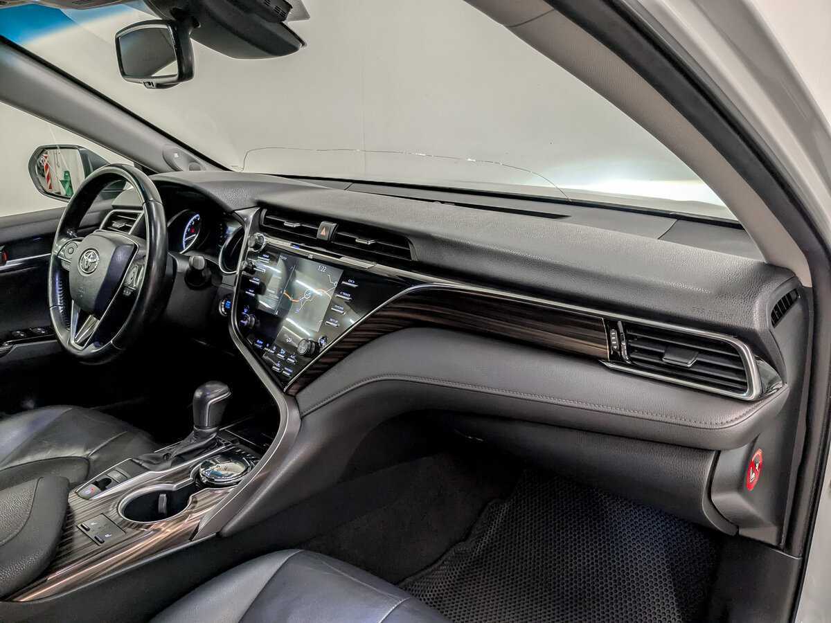 Купить Toyota Camry с пробегом. Фото: #10