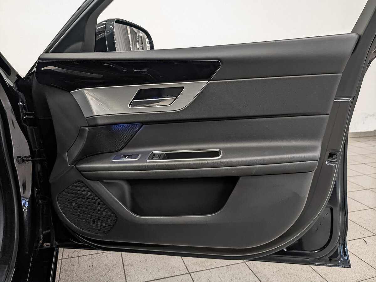 Купить Jaguar XF с пробегом. Фото: #22