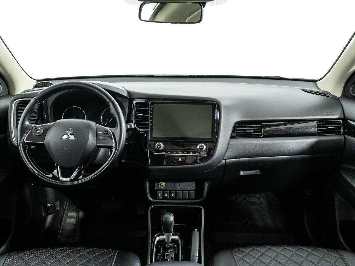Купить Mitsubishi Outlander с пробегом. Фото: #10