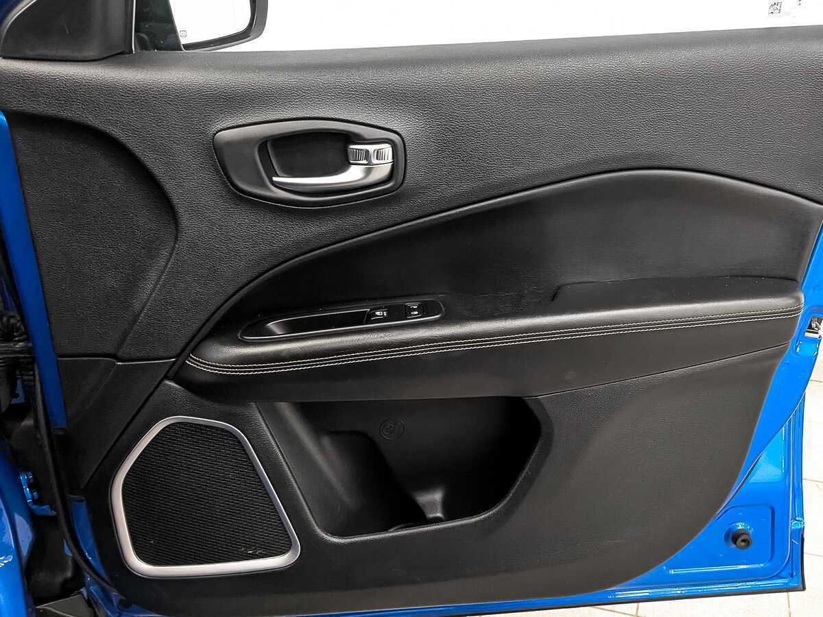 Купить Jeep Compass с пробегом. Фото: #22