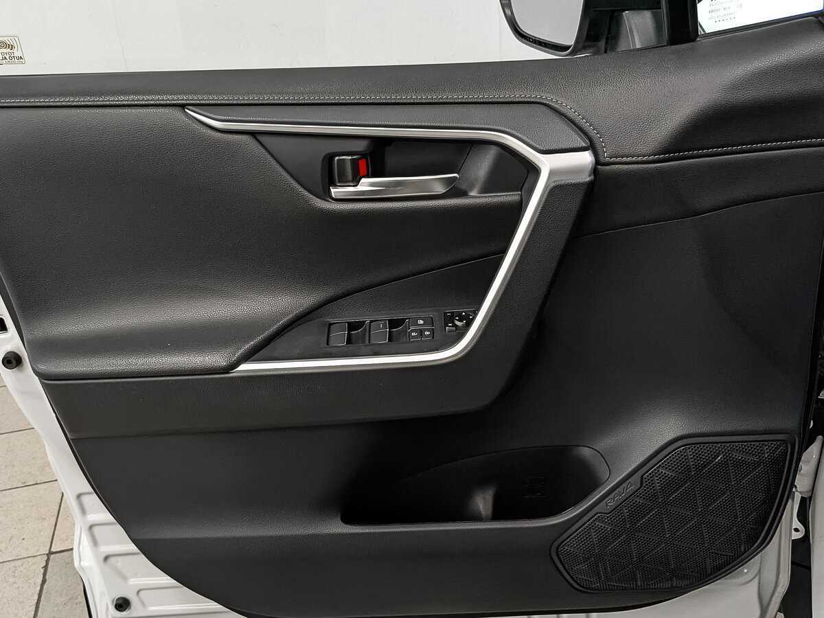 Купить Toyota RAV4 с пробегом. Фото: #16