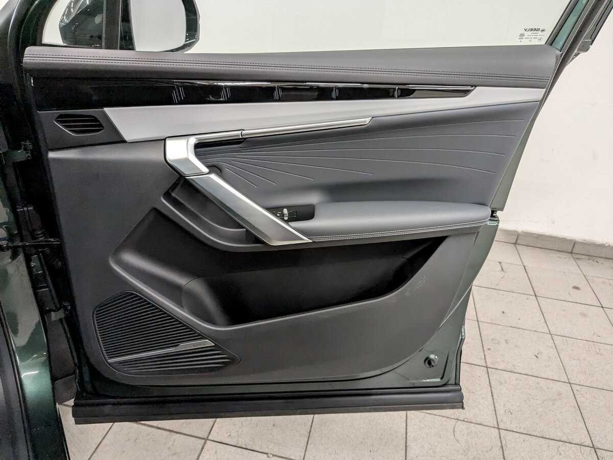 Купить Geely Atlas с пробегом. Фото: #23