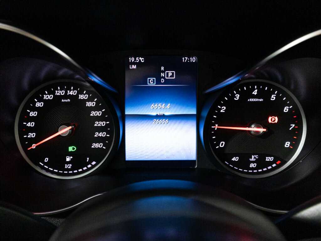 Купить Mercedes-Benz C-Класс с пробегом. Фото: #11