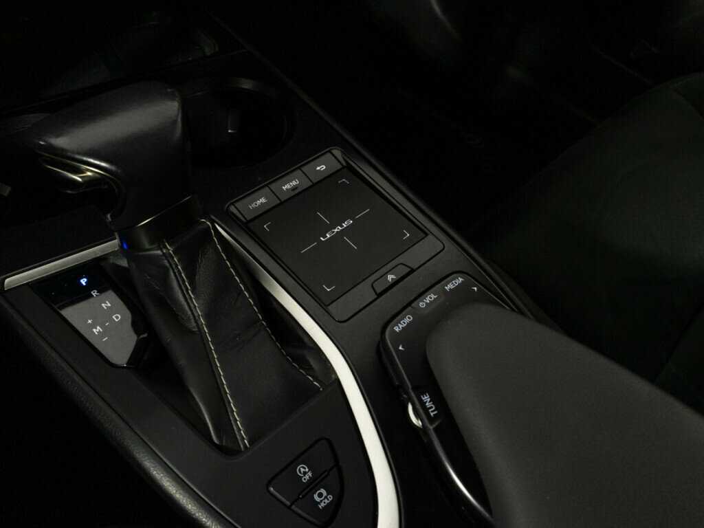 Купить Lexus UX с пробегом. Фото: #17