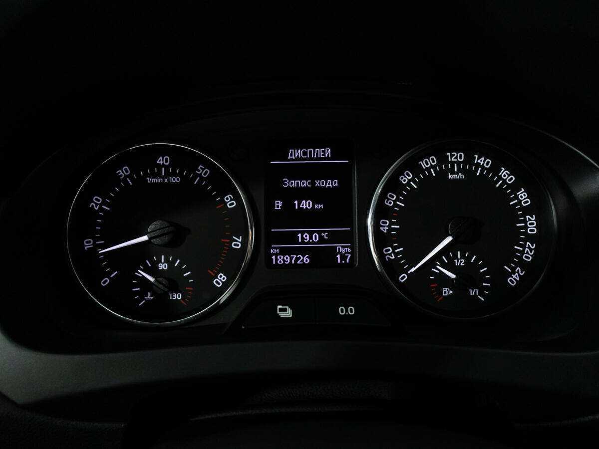 Купить Skoda Rapid с пробегом. Фото: #7