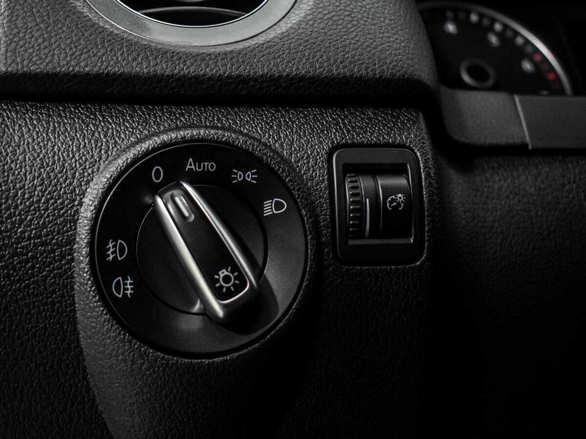 Купить Volkswagen Tiguan с пробегом. Фото: #9