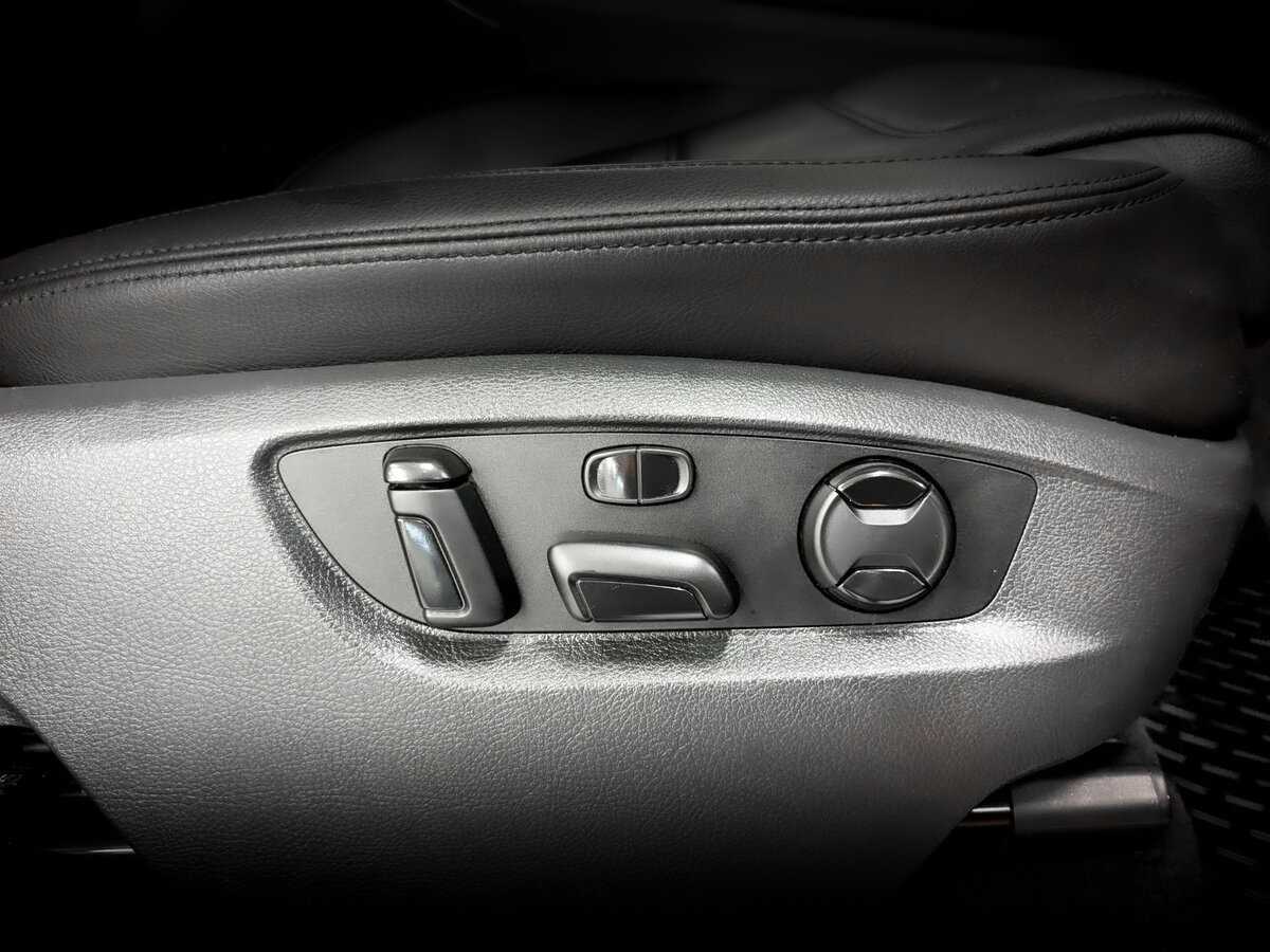 Купить Volkswagen Touareg с пробегом. Фото: #21