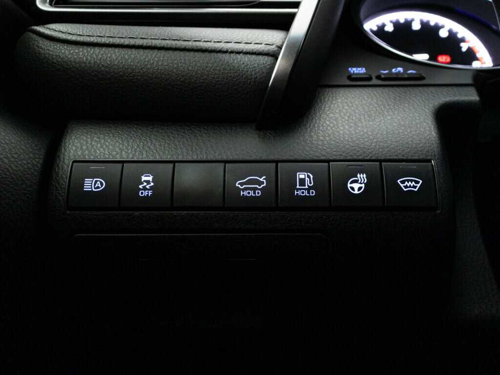 Купить Toyota Camry с пробегом. Фото: #18