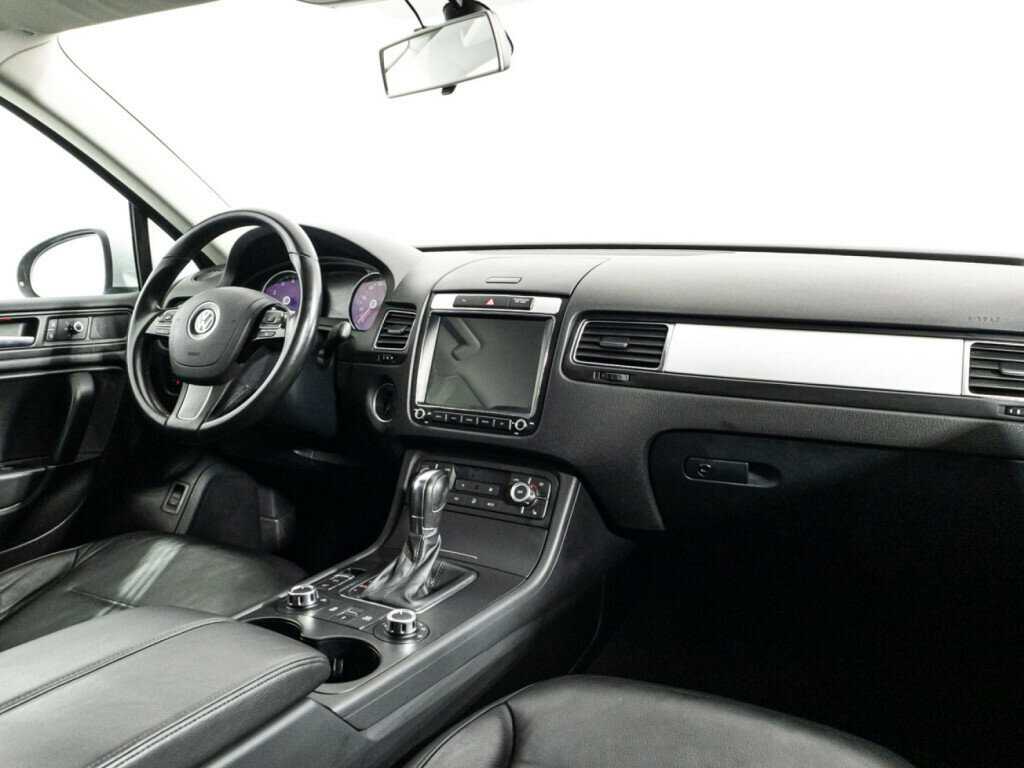 Купить Volkswagen Touareg с пробегом. Фото: #8