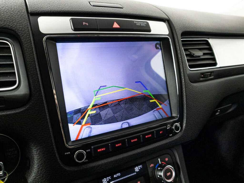 Купить Volkswagen Touareg с пробегом. Фото: #12