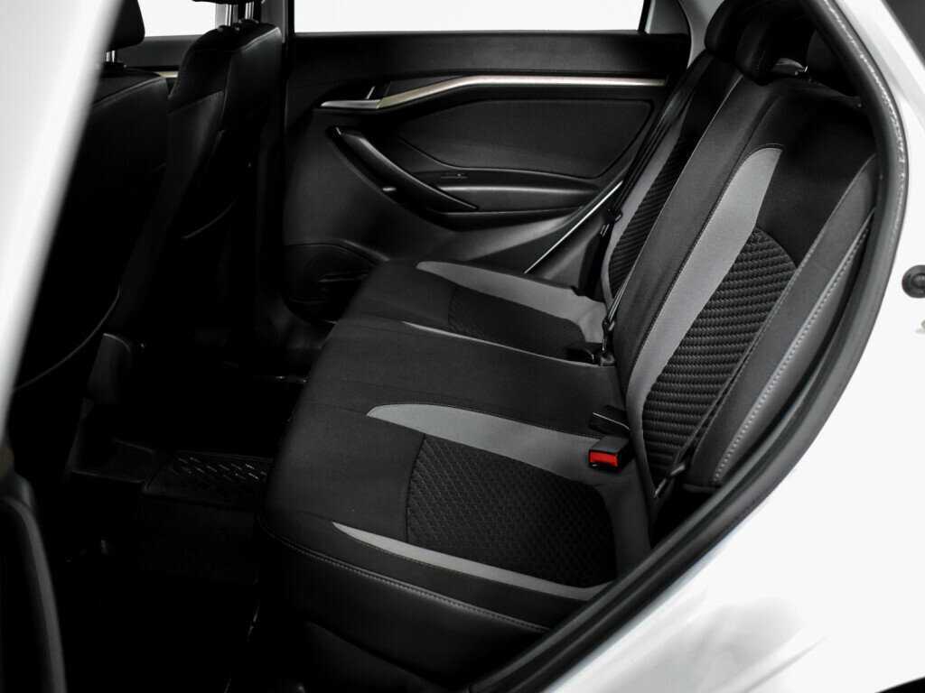 Купить Lada (ВАЗ) Vesta с пробегом. Фото: #11