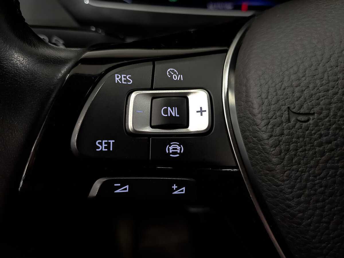 Купить Volkswagen Tiguan с пробегом. Фото: #26