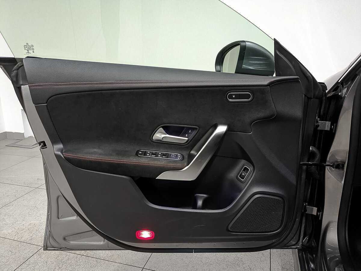 Купить Mercedes-Benz CLA с пробегом. Фото: #18