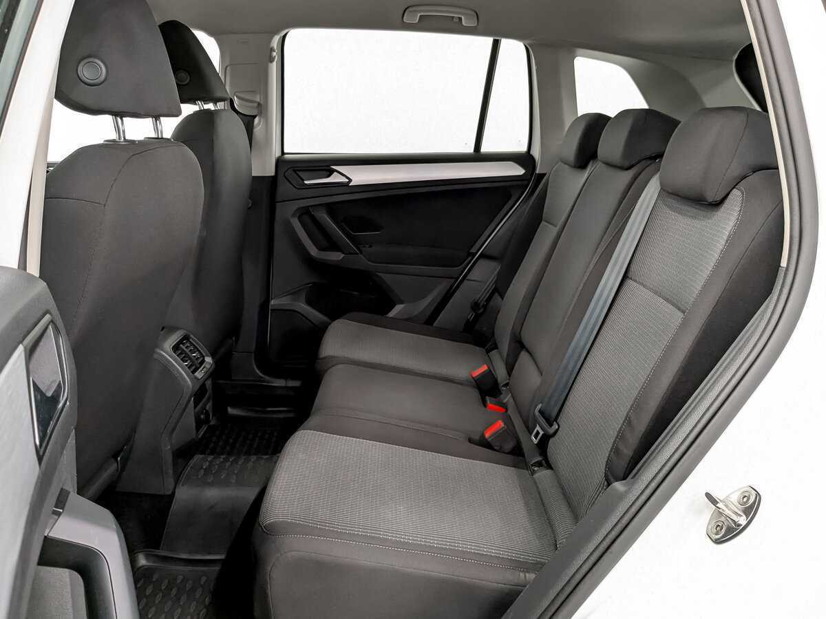 Купить Volkswagen Tiguan с пробегом. Фото: #11