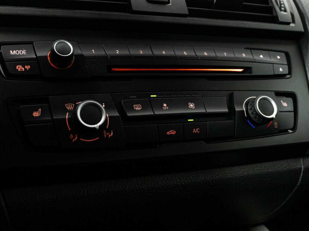 Купить BMW 1 серии с пробегом. Фото: #16