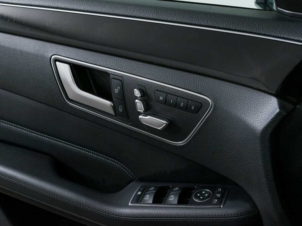 Купить Mercedes-Benz E-Класс с пробегом. Фото: #12