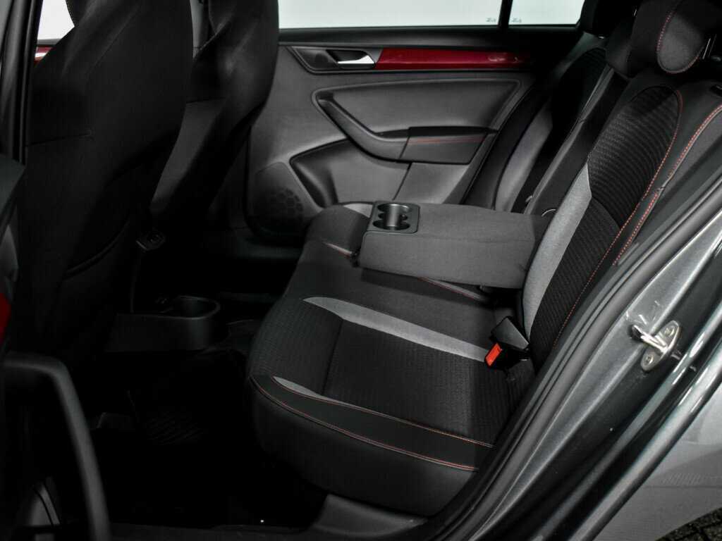 Купить Volkswagen Polo с пробегом. Фото: #11