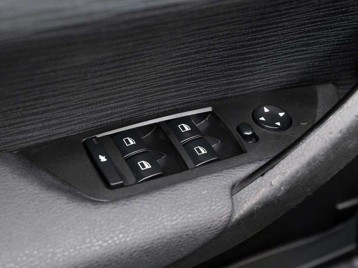 Купить BMW X1 с пробегом. Фото: #17