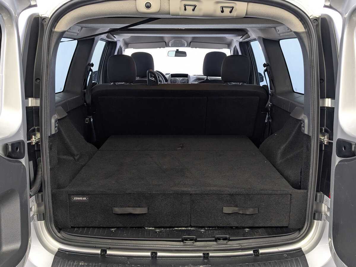 Купить Lada (ВАЗ) Largus с пробегом. Фото: #9