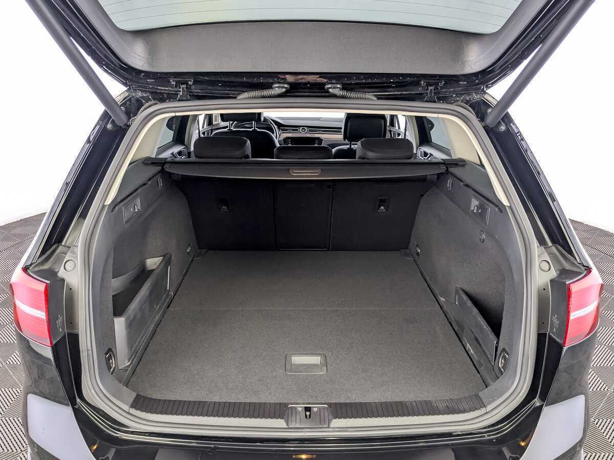 Купить Volkswagen Passat с пробегом. Фото: #9