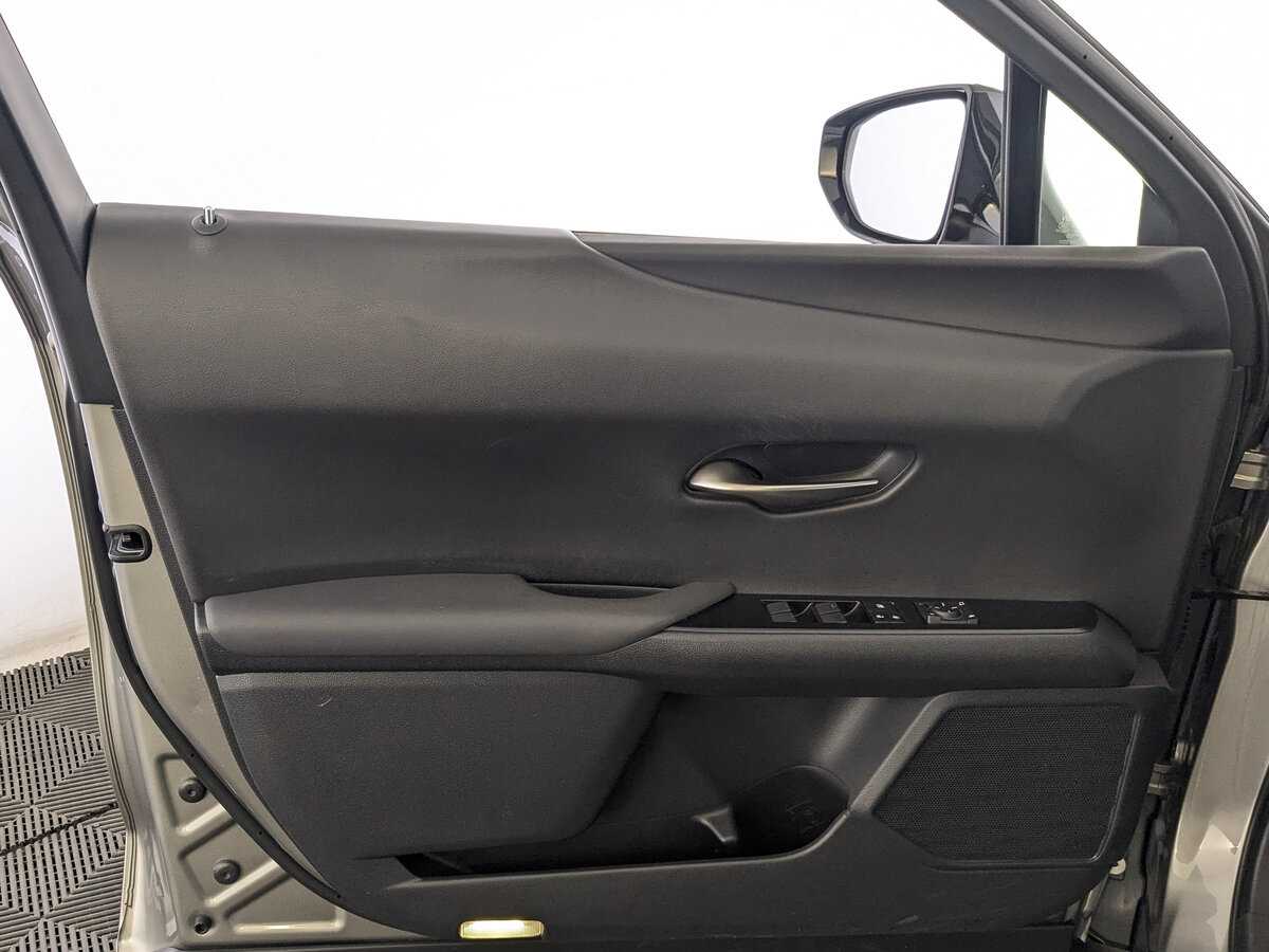 Купить Lexus UX с пробегом. Фото: #18