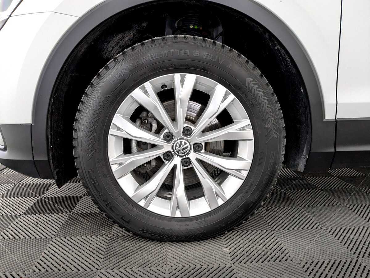 Купить Volkswagen Tiguan с пробегом. Фото: #17