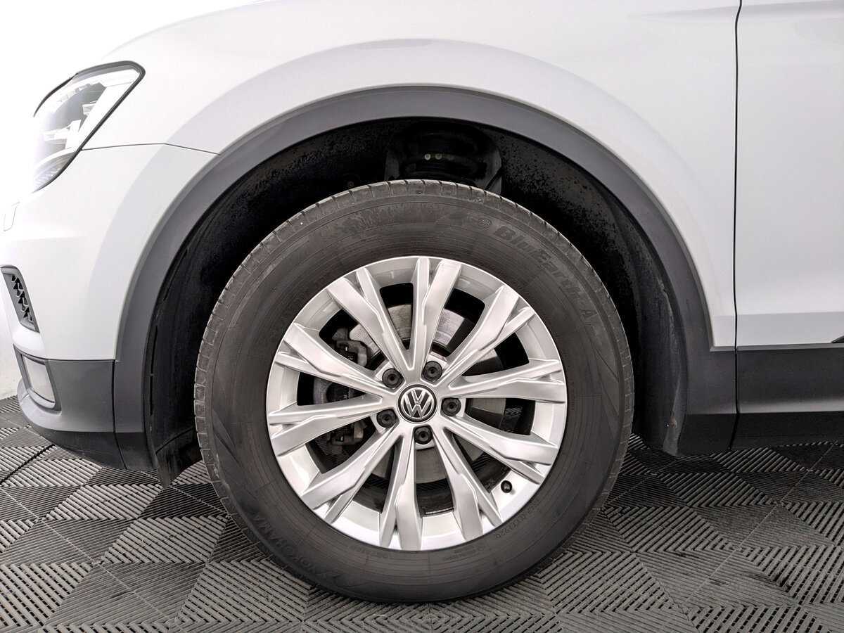 Купить Volkswagen Tiguan с пробегом. Фото: #17