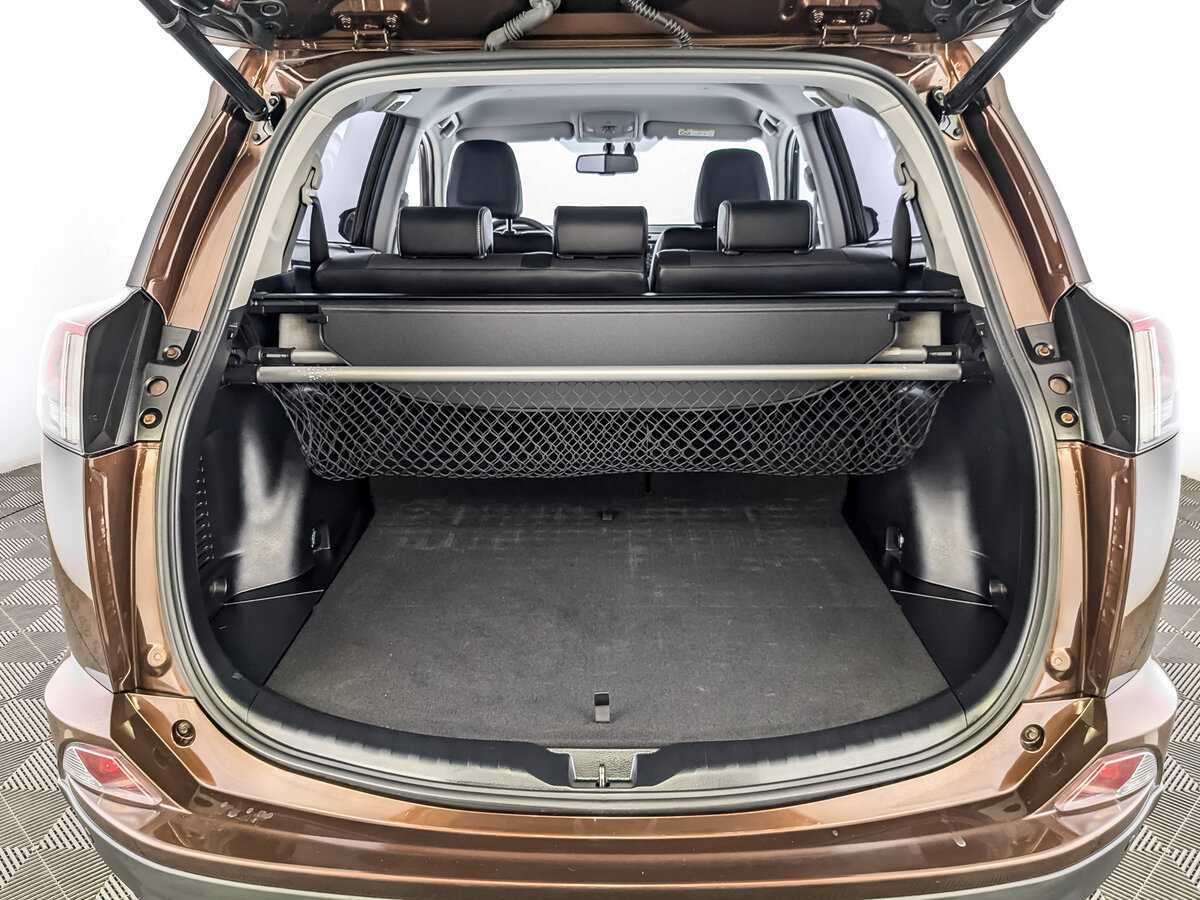 Купить Toyota RAV4 с пробегом. Фото: #9