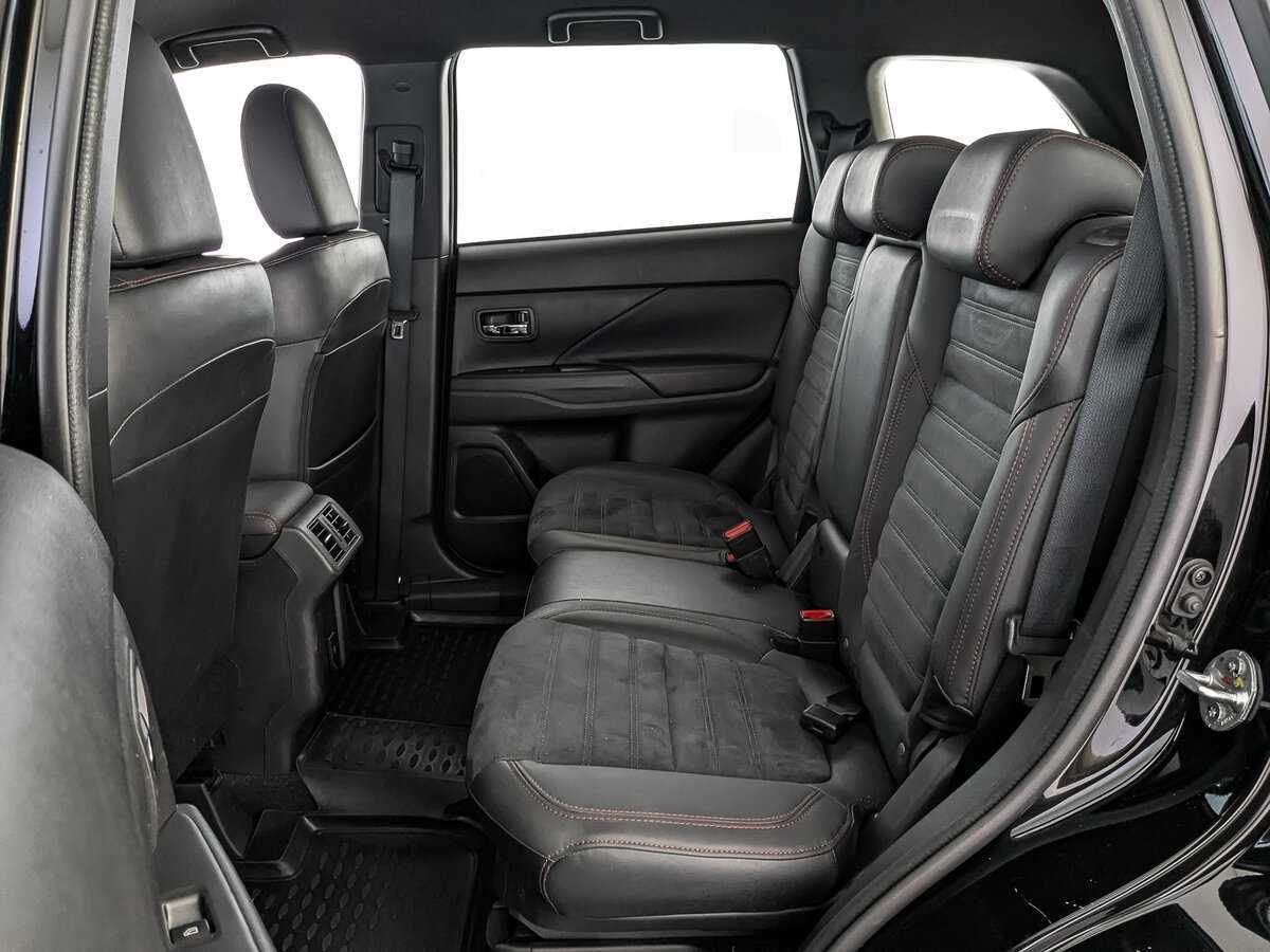 Купить Mitsubishi Outlander с пробегом. Фото: #17