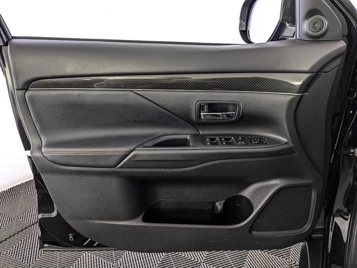 Купить Mitsubishi Outlander с пробегом. Фото: #18