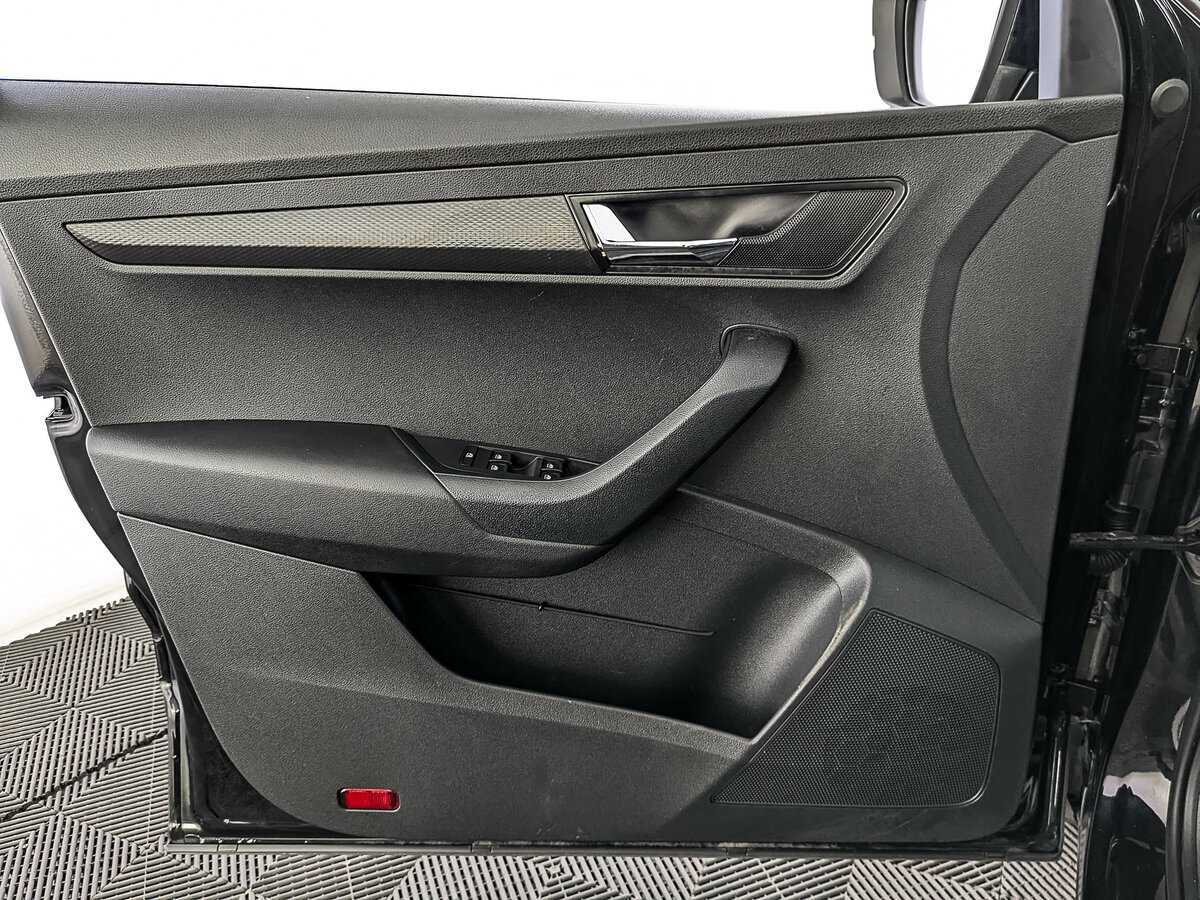 Купить Skoda Karoq с пробегом. Фото: #17