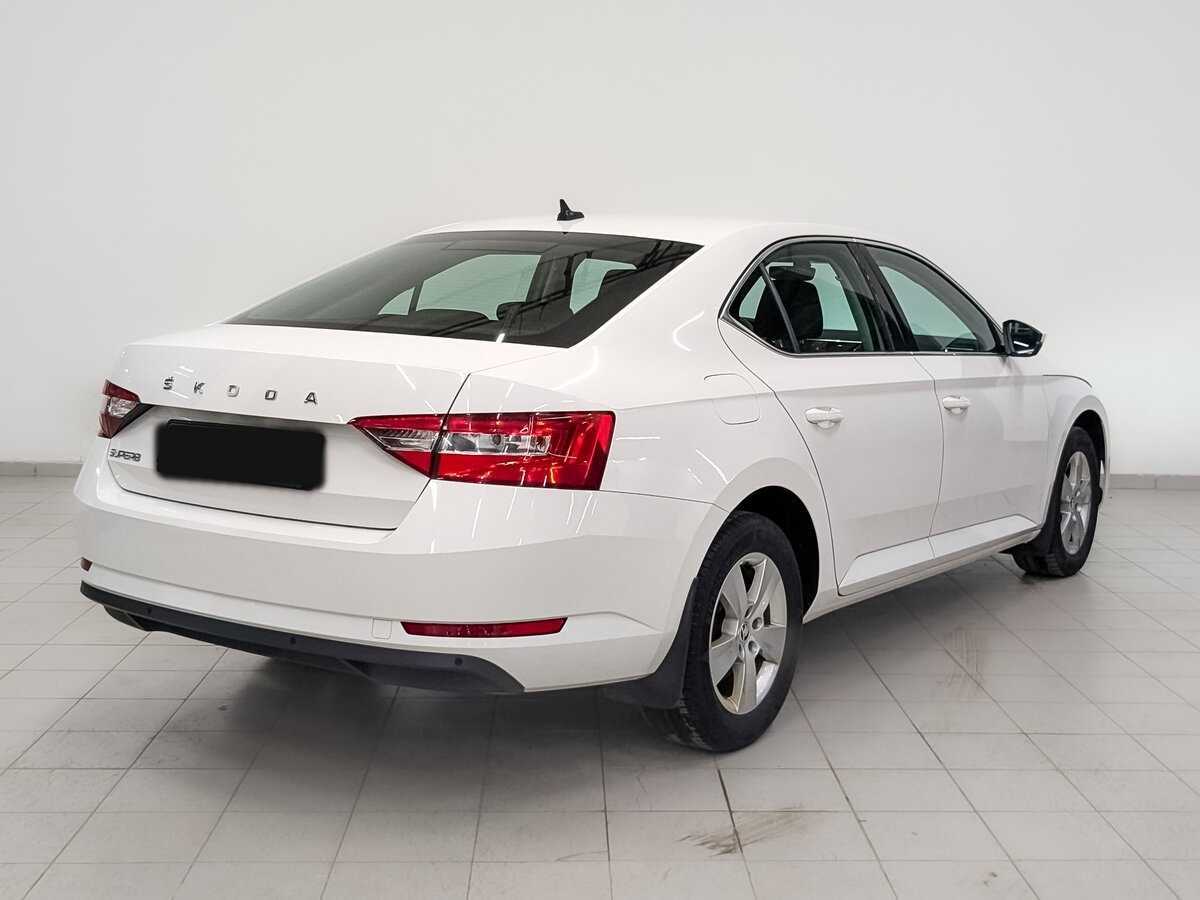 Купить Skoda Superb с пробегом. Фото: #5