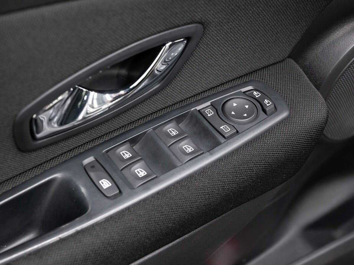 Купить Renault Fluence с пробегом. Фото: #17