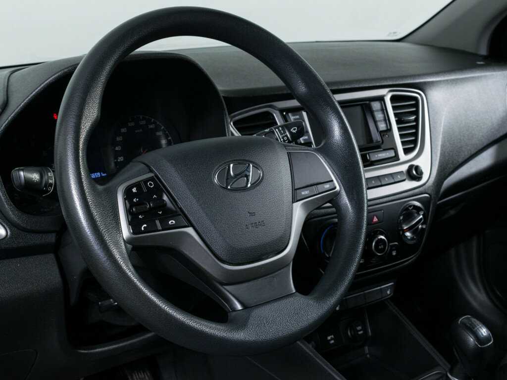 Купить Hyundai Solaris с пробегом. Фото: #10