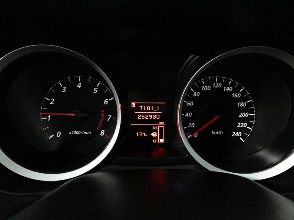 Купить Mitsubishi Lancer с пробегом. Фото: #11