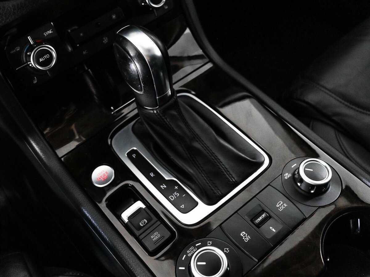Купить Volkswagen Touareg с пробегом. Фото: #10