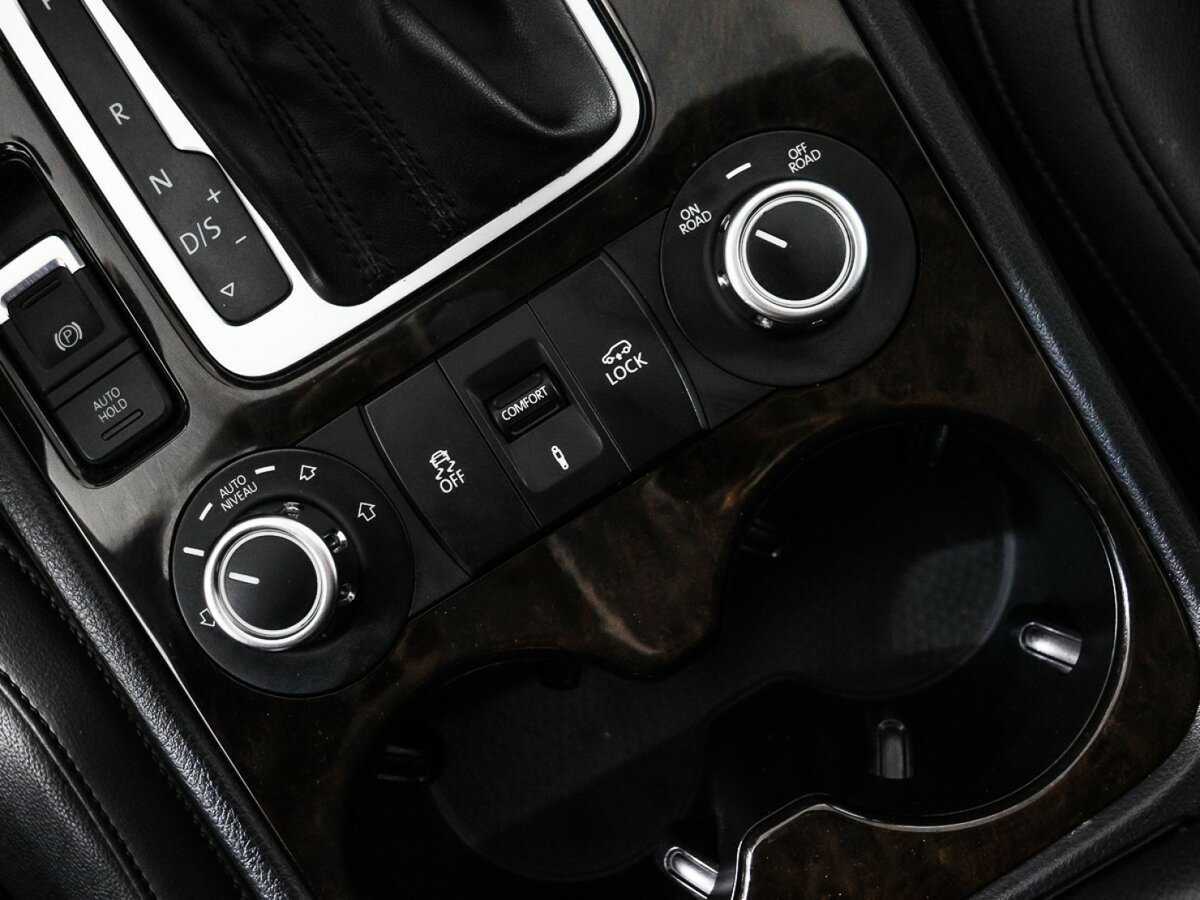 Купить Volkswagen Touareg с пробегом. Фото: #11