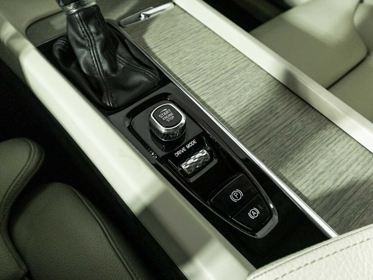 Купить Volvo XC60 с пробегом. Фото: #20