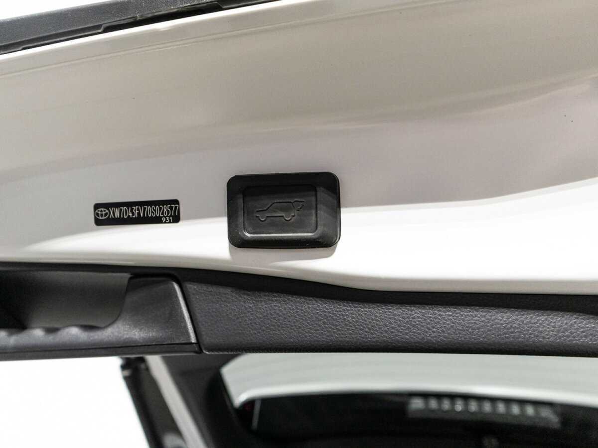 Купить Toyota RAV4 с пробегом. Фото: #15