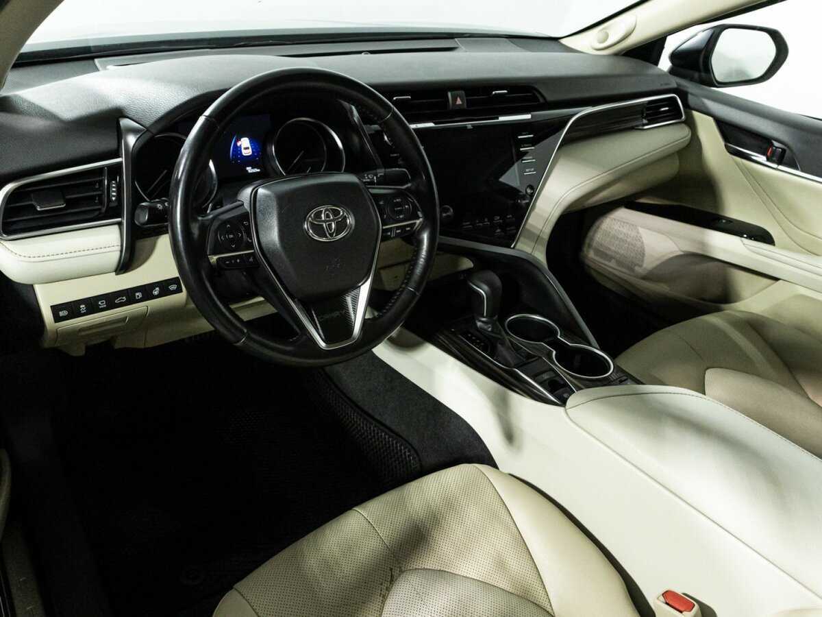Купить Toyota Camry с пробегом. Фото: #10