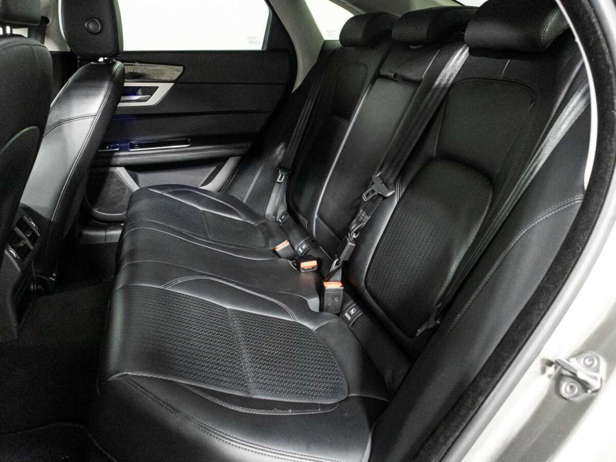 Купить Jaguar XF с пробегом. Фото: #9
