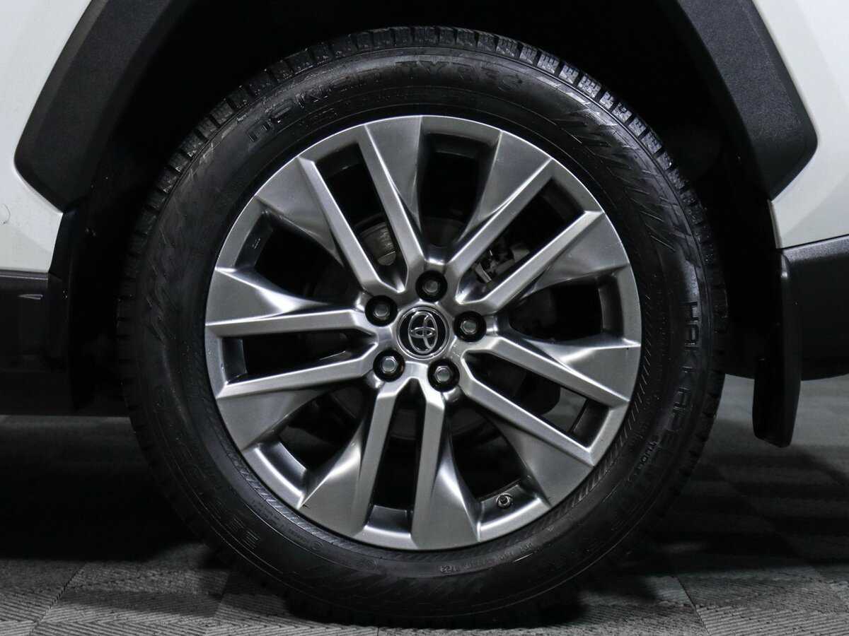 Купить Toyota RAV4 с пробегом. Фото: #11