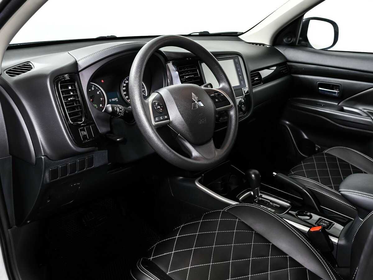 Купить Mitsubishi Outlander с пробегом. Фото: #11